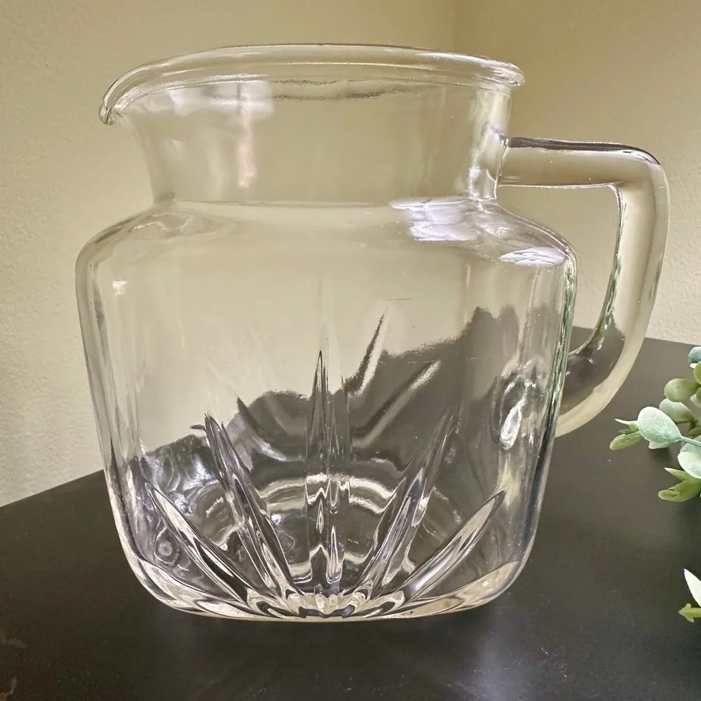 VINTAGE, FEDERAL GLASS, SQUARE PITCHER. SMALL,CLEAR,GLASS WITH STARBURST DESIGN